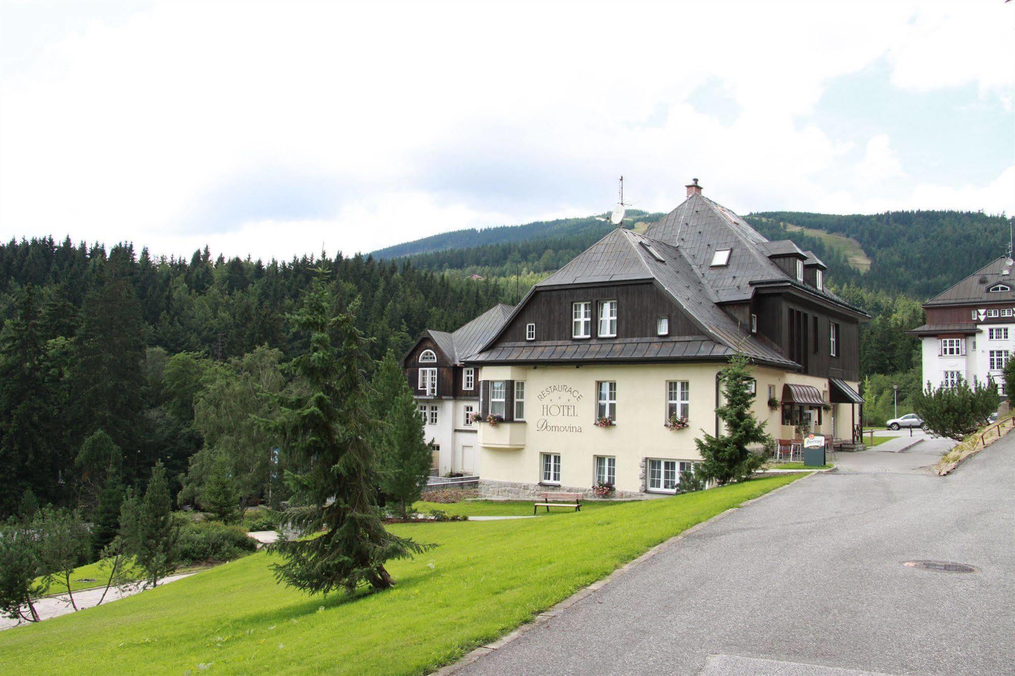Hotel Domovina Špindlerŭv Mlýn Buitenkant foto