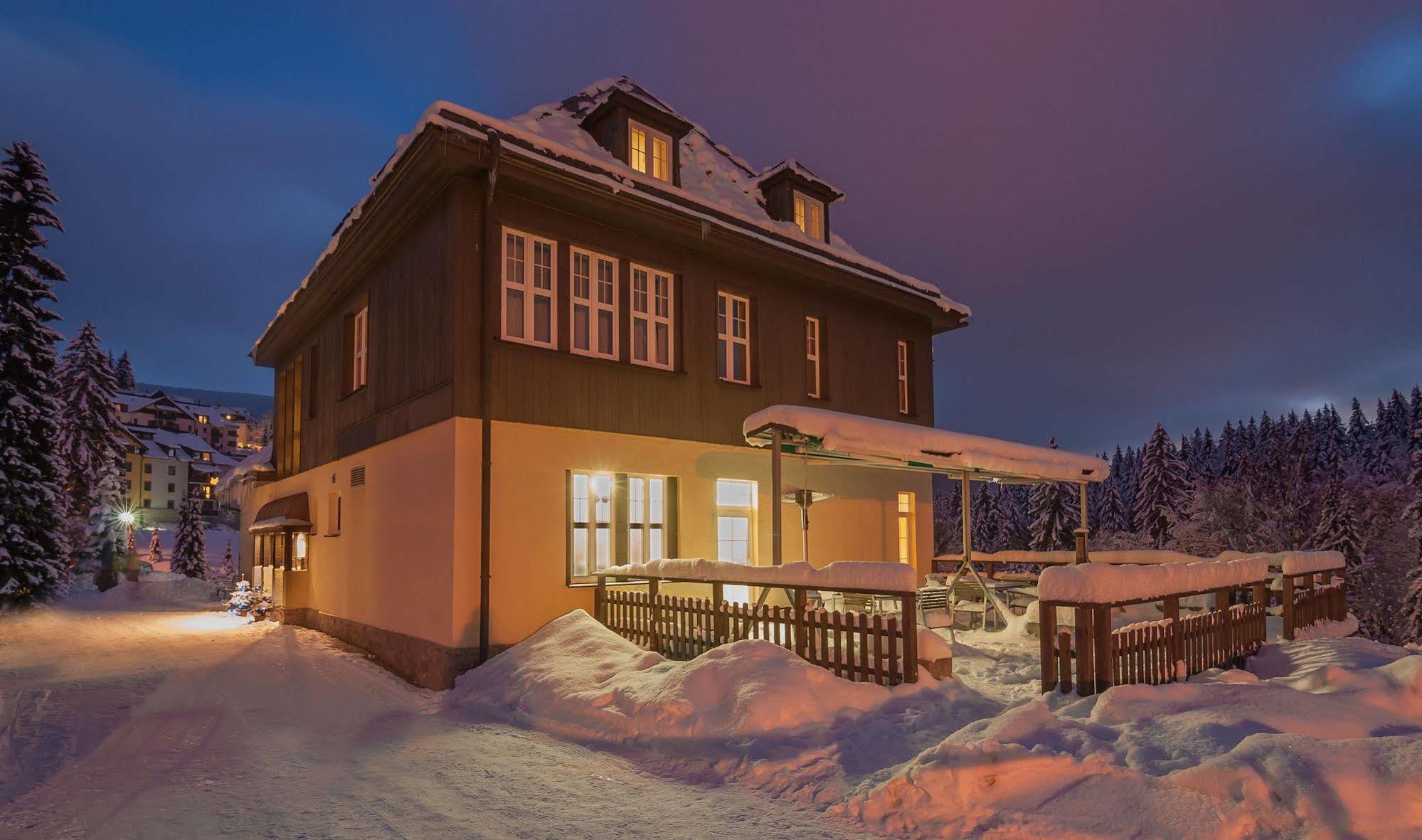 Hotel Domovina Špindlerŭv Mlýn Buitenkant foto