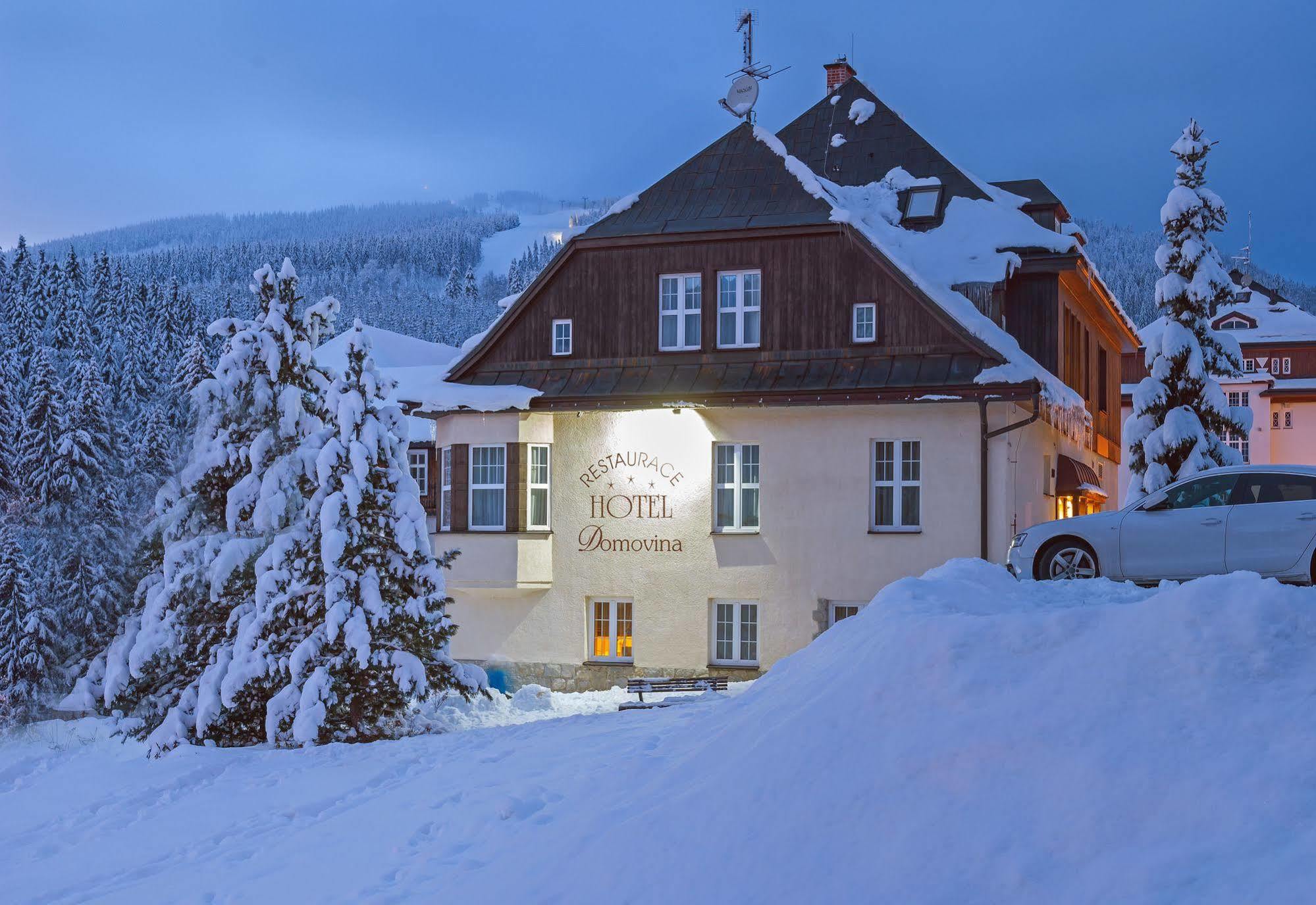 Hotel Domovina Špindlerŭv Mlýn Buitenkant foto