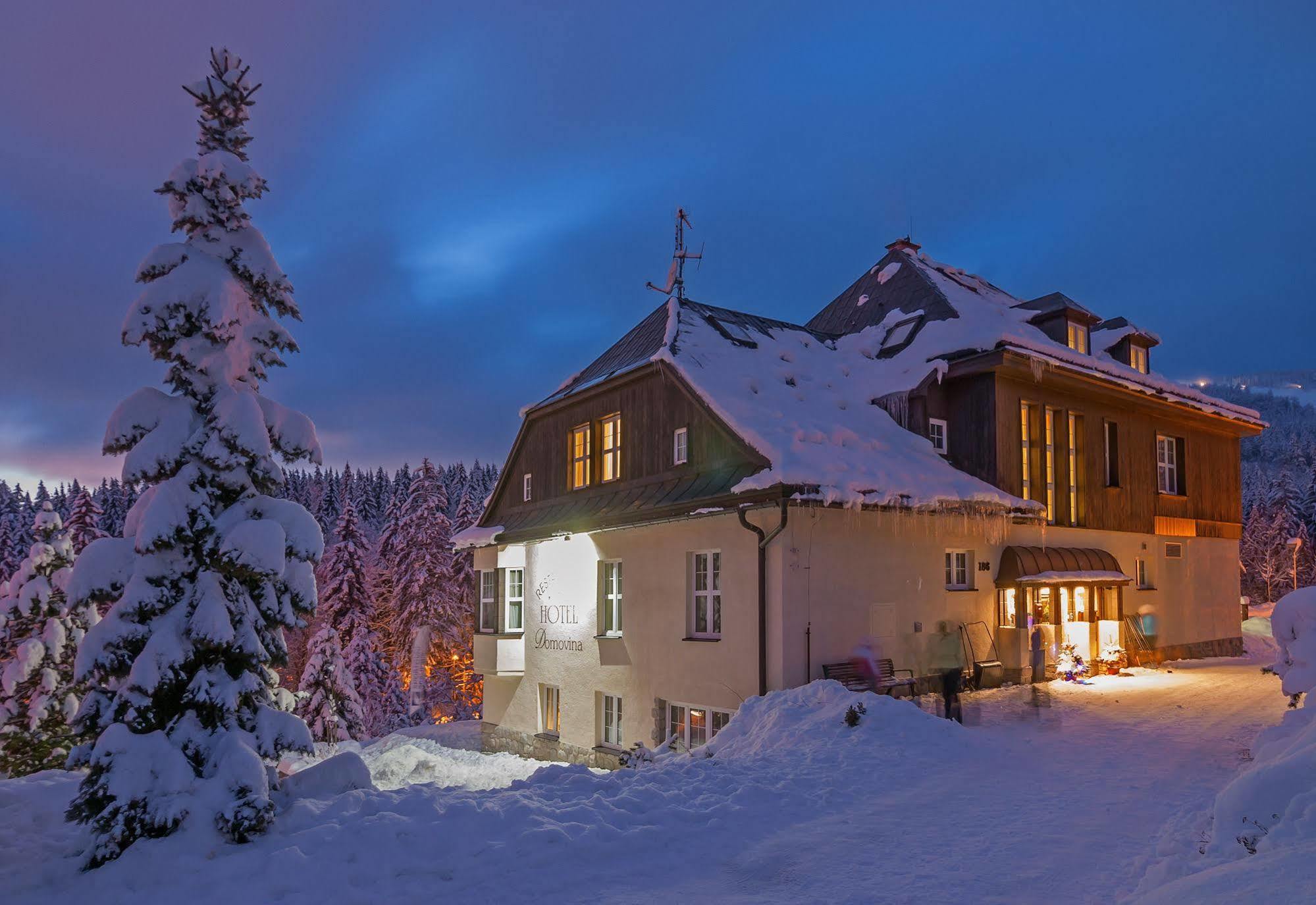 Hotel Domovina Špindlerŭv Mlýn Buitenkant foto