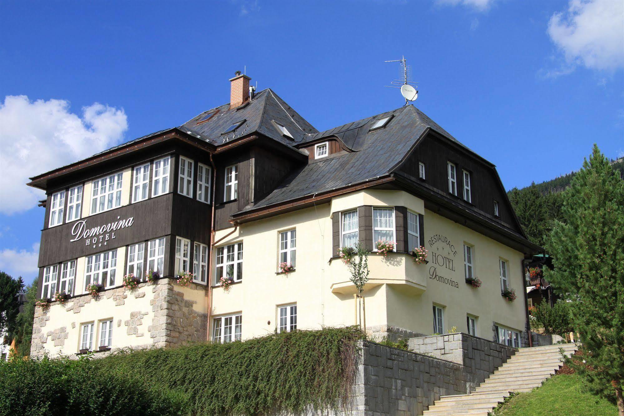 Hotel Domovina Špindlerŭv Mlýn Buitenkant foto